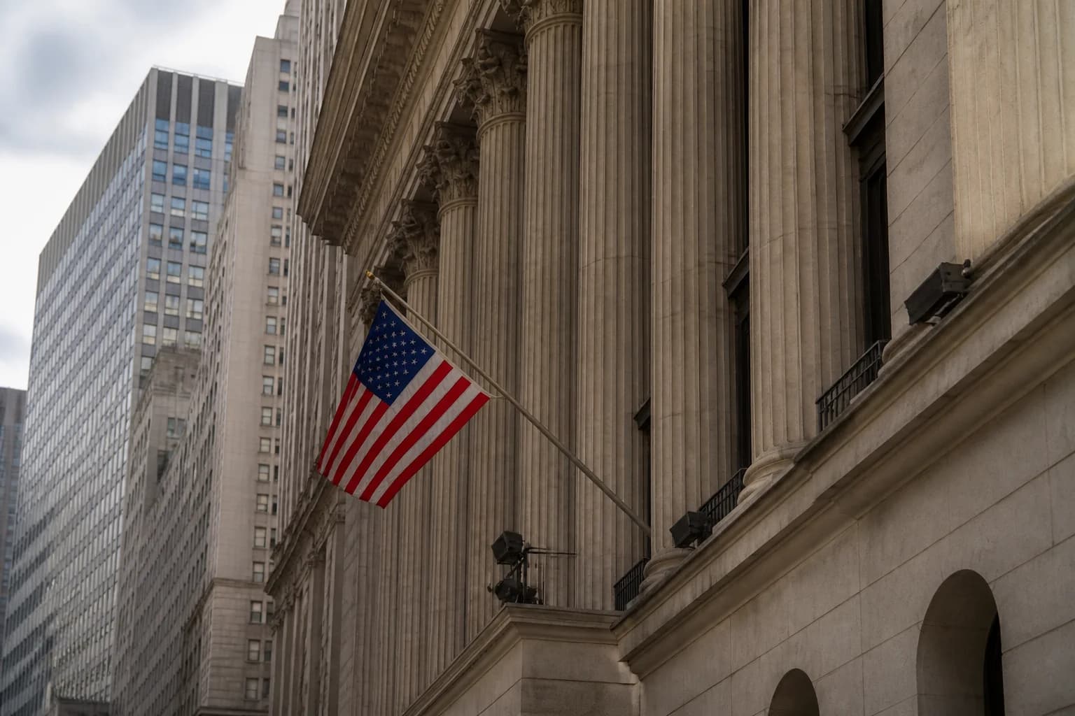 Municipal Bond Market Liquidity in High-Rate Environments